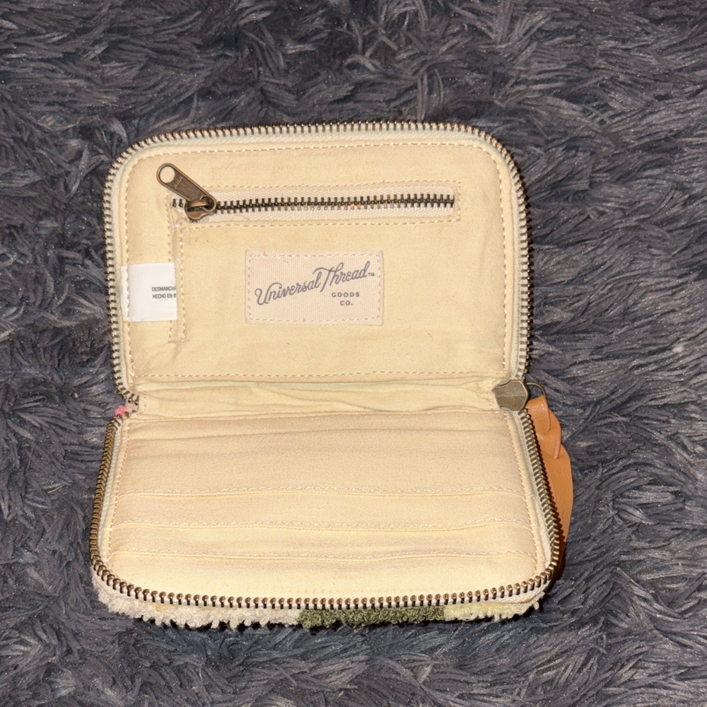 Universal Thread Multicolor Geometric Clutch - image 2